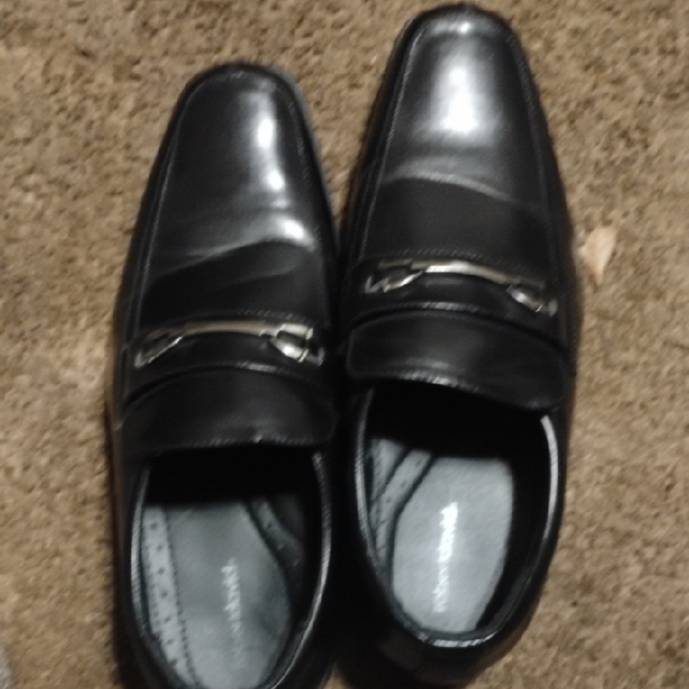 Black Slip-On Loafers Sleek Design